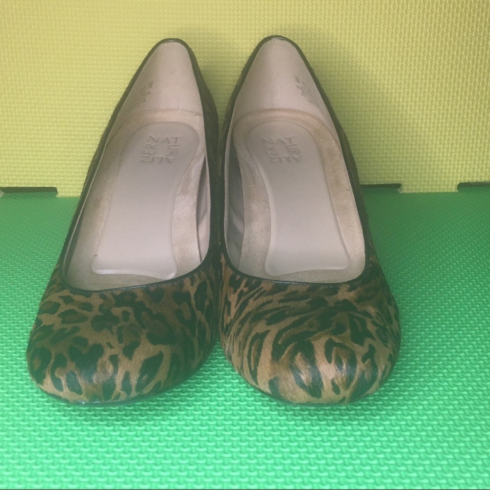 Naturalized leopard wedge